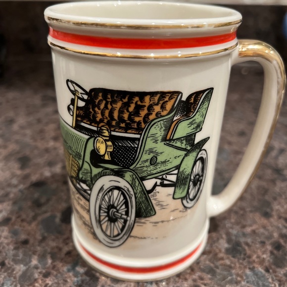 VINTAGE HYALYN #620 COLLECTIBLE MUG 1904 CADILLAC CERAMIC MUG - Picture 2 of 11